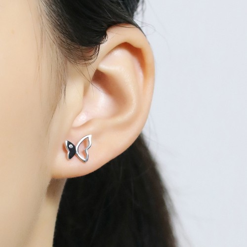 Butterfly Beauty - orecchini a lobo con moissanite