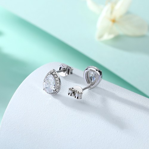 Halo Pears - orecchini a lobo con moissanite a goccia e montatura halo