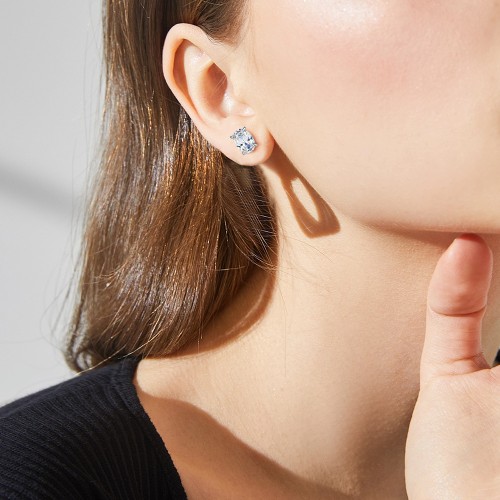 Ovalis – orecchini a lobo con moissanite ovale
