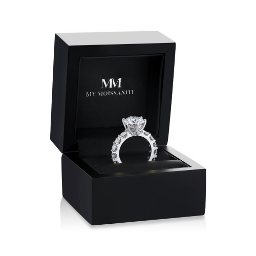 Solstice - anello di fidanzamento eternity imponente con moissanite