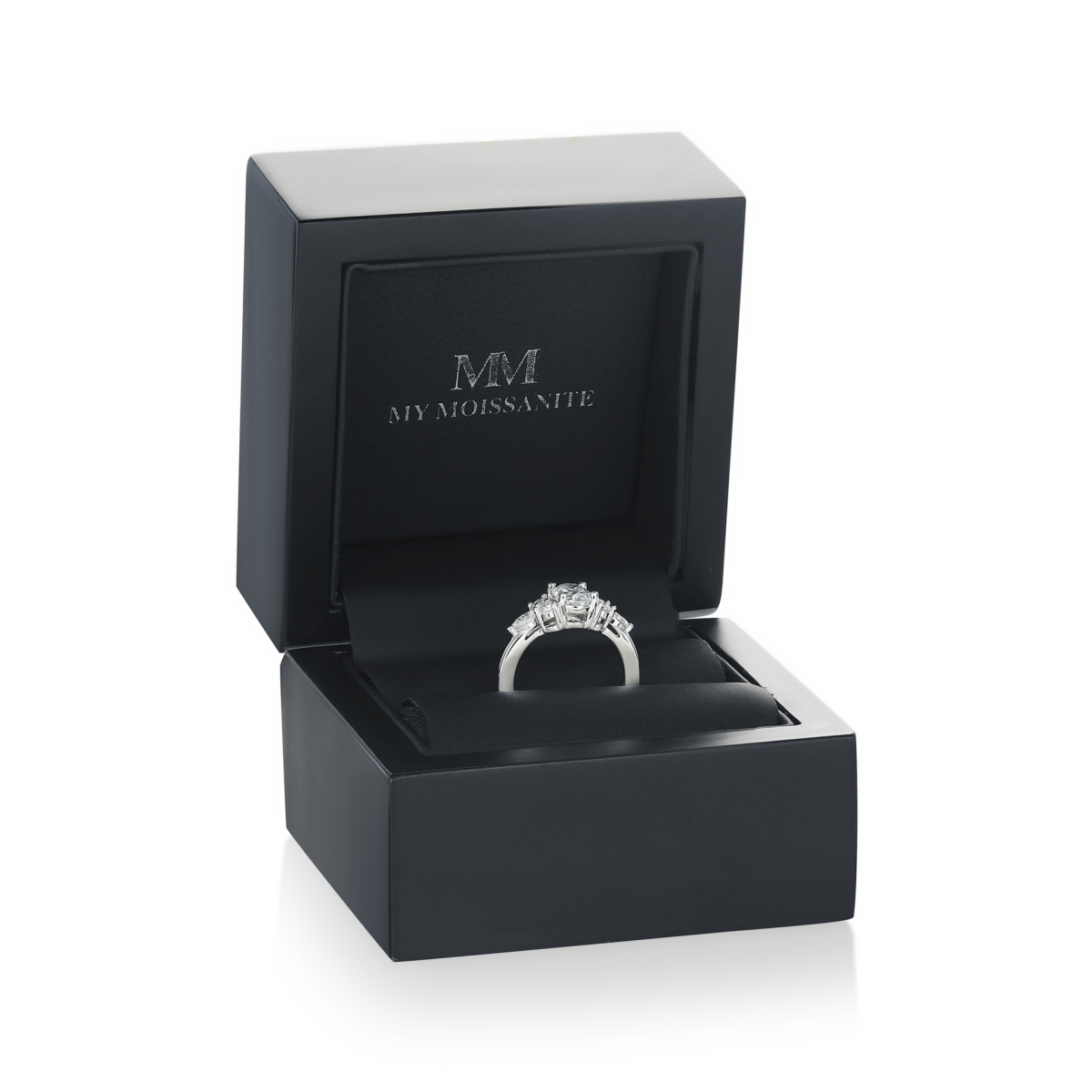 Lustrina - anello con moissanite ovale e accenti scintillanti