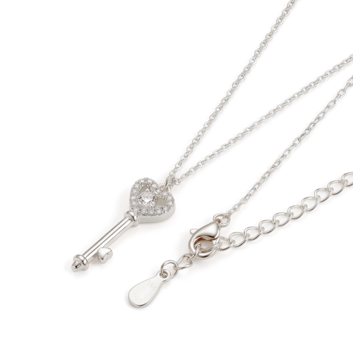 Amore - ciondolo a forma di chiave a cuore con moissanite e incastonatura a pavé