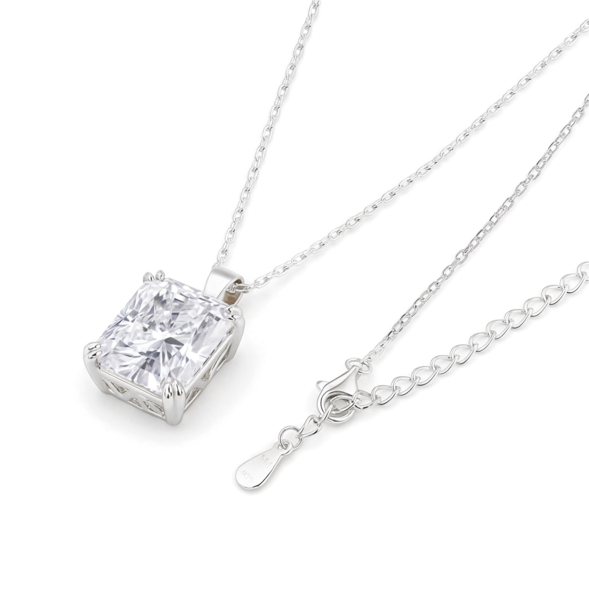 Quadra - ciondolo solitario classico con moissanite dal taglio radiant