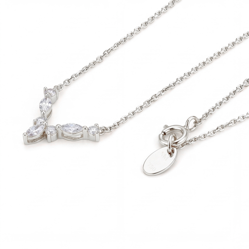 Adelina - elegante collana con moissanite e dettagli marquise
