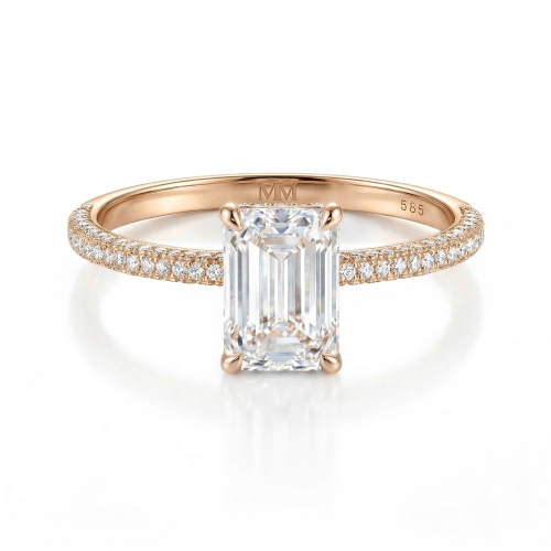 Veridian - anello con moissanite taglio smeraldo e pavé sul corpo dell’anello