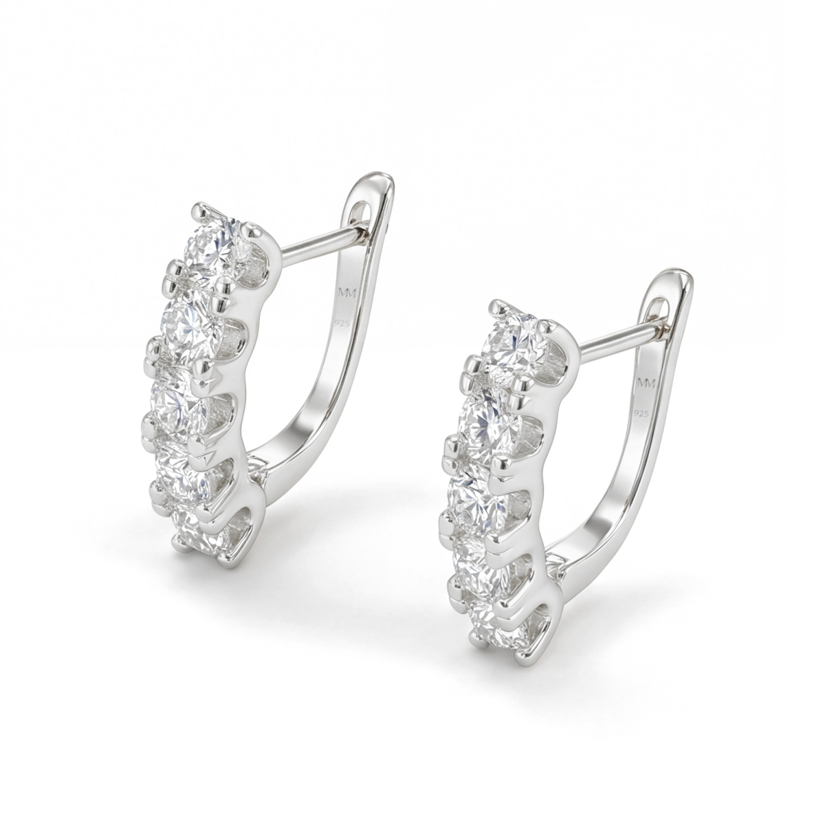 Cascade - orecchini a cerchio lineari con moissanite