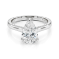 Poirine - anello con moissanite taglio a goccia, halo nascosto e pietre secondarie incastonate a pavé