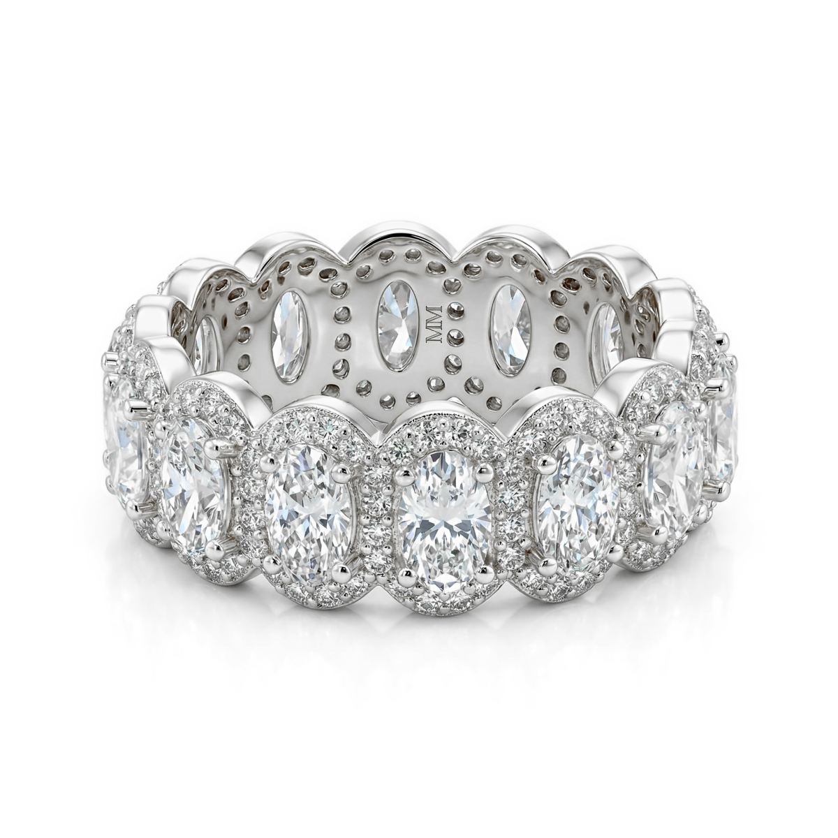 Opaline - anello eternity con moissanite taglio ovale e montatura halo smerlata a pavé