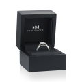 Amoria - anello di fidanzamento con moissanite taglio a cuore, montatura halo e pietre laterali con incastonatura a pavé