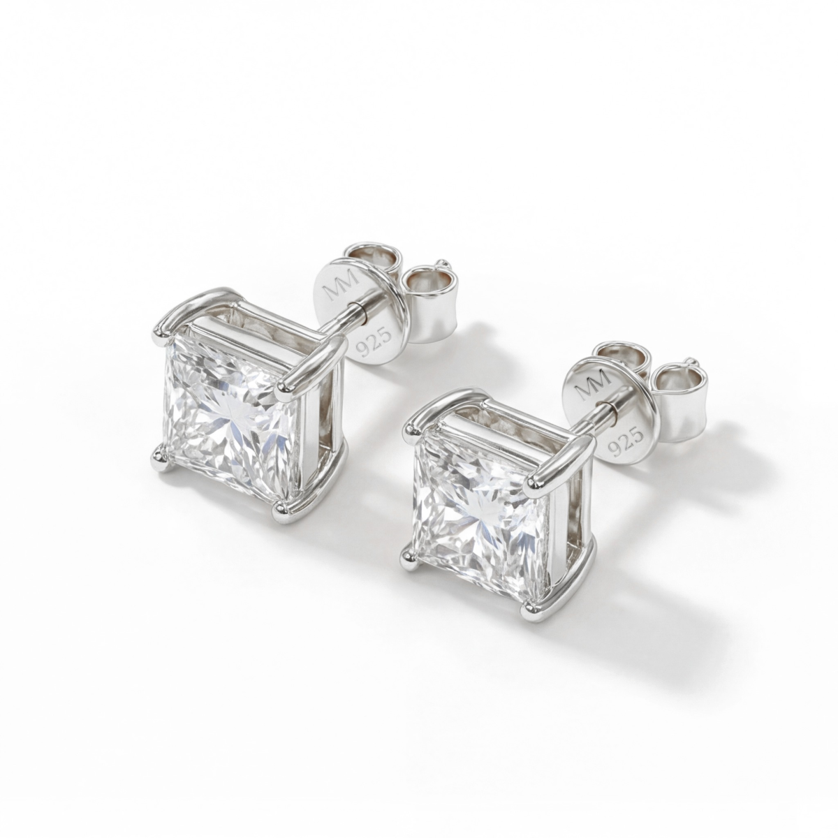 Orion – orecchini a lobo con moissanite dal taglio princess