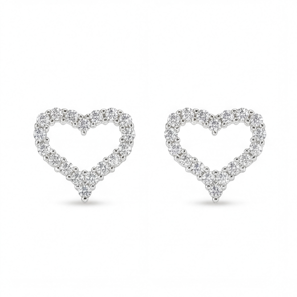 Corazon - orecchini a lobo con moissanite e incastonatura a pavé a forma di cuore