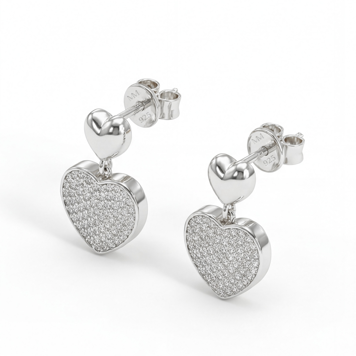 Hearts of Pavé - orecchini pendenti con pietre di moissanite e incastonatura a pavé