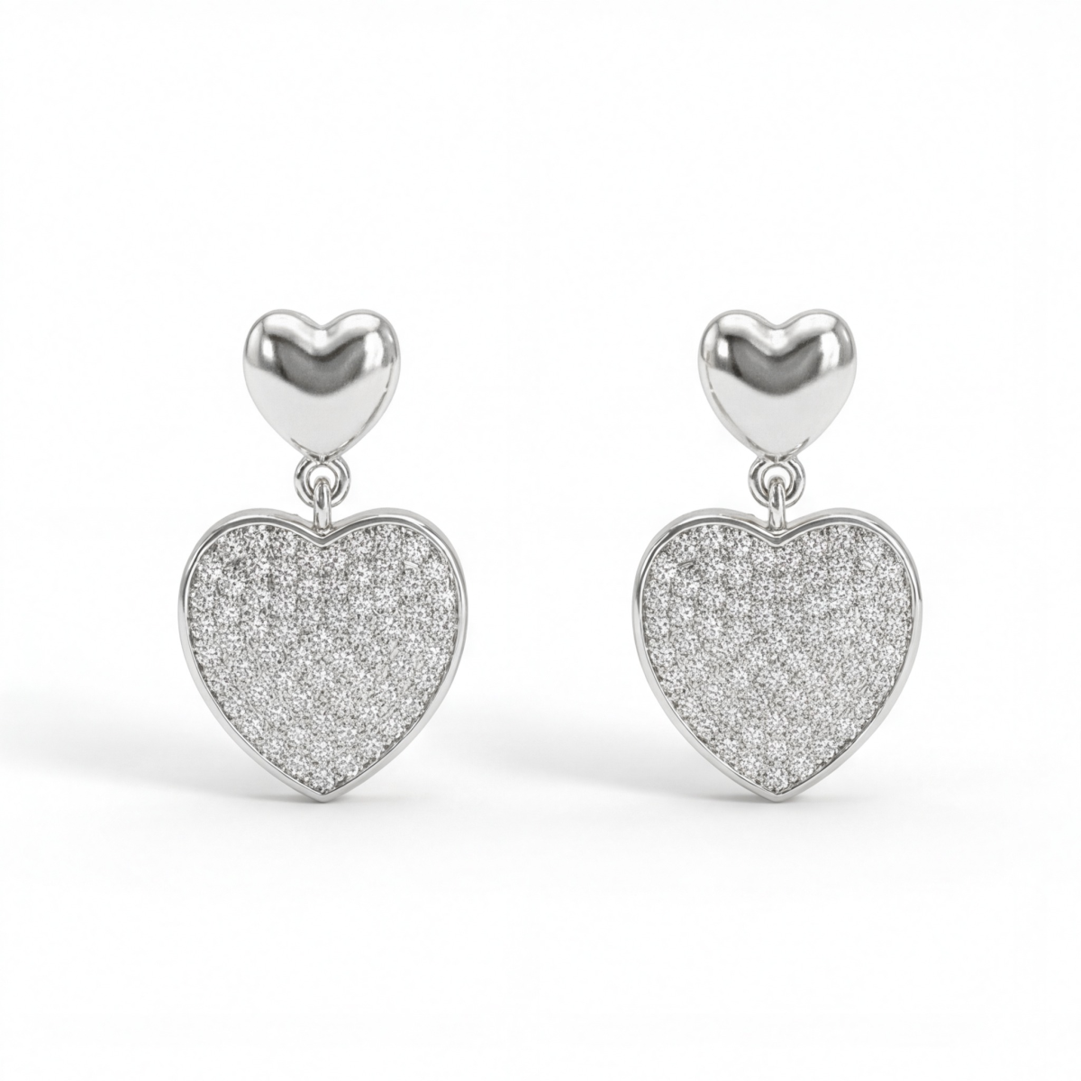 Hearts of Pavé - orecchini pendenti con pietre di moissanite e incastonatura a pavé