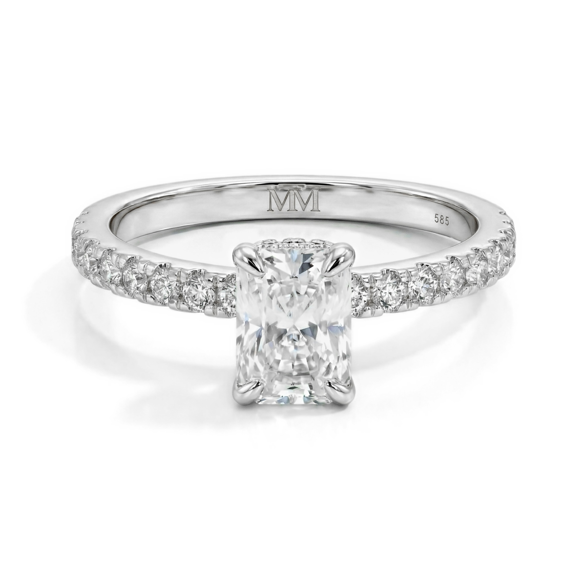 Astra - anello con moissanite, pietre laterali in pavé e halo nascosto