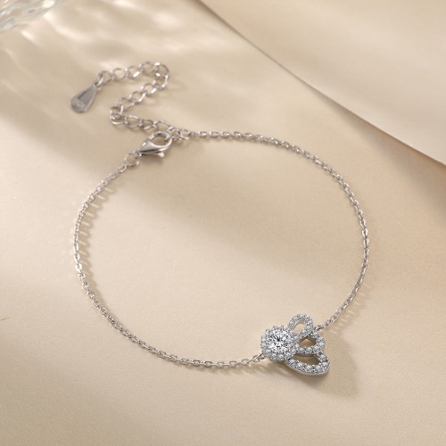 Ornella - bracciale con moissanite, montatura halo floreale e catena regolabile