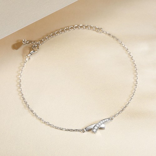 Halcyon - bracciale a mezzaluna con moissanite e incastonatura a pavé