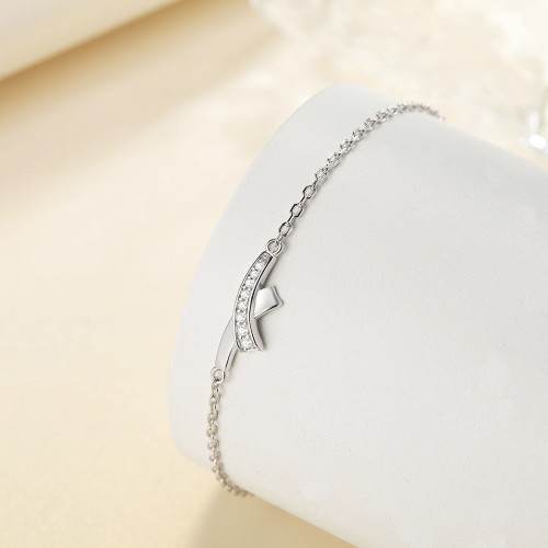 Halcyon - bracciale a mezzaluna con moissanite e incastonatura a pavé