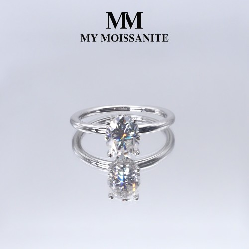Ovalisse - anello con moissanite taglio ovale e halo nascosto circolare