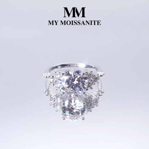 Astral - anello di fidanzamento con moissanite e pietre laterali