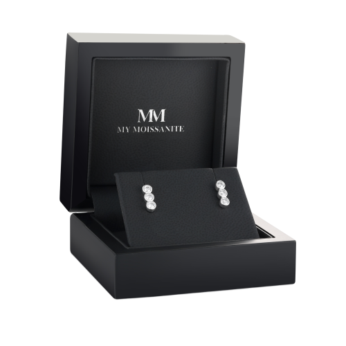 Tri-Bezel - orecchini a lobo con moissanite e incastonatura a castone