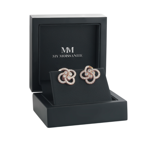 Vortexia - orecchini a forma di trifoglio con motivo floreale e scintillio del pavé di moissanite