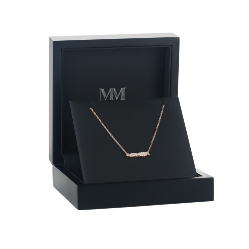 Astrid - collana ispirata al taglio marquise con moissanite e incastonatura a pavé